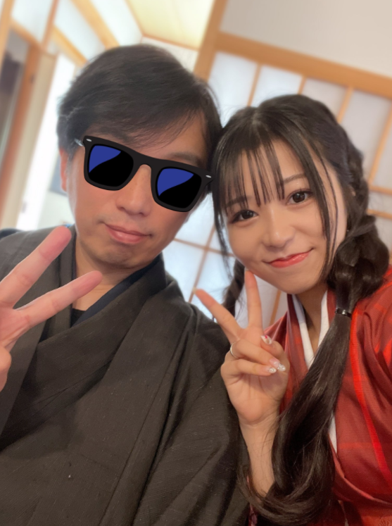 日本47岁男粉丝和20岁女偶像结婚，爱豆变妻子，生活居然还蛮和谐