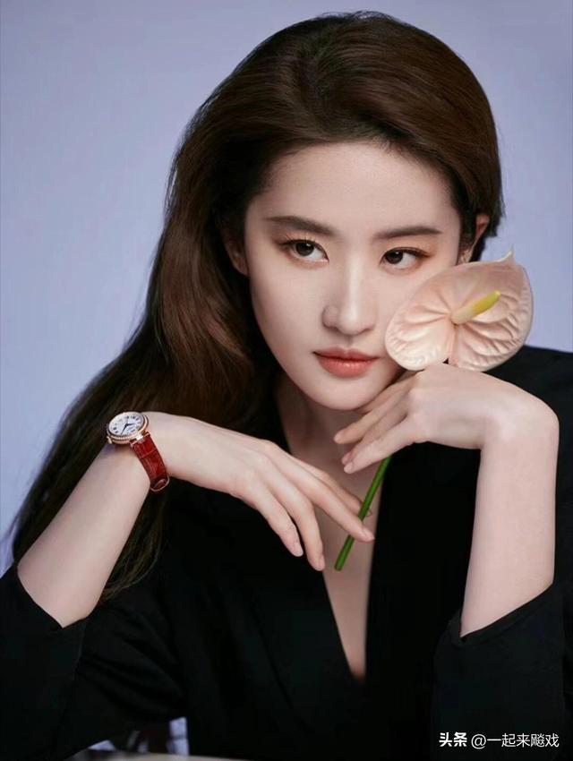 刘亦菲性感大红唇，她的颜值从未输过