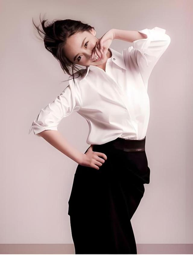 一夜成名的谋女郎”李曼，为何17年后仍被贴上“不温不火”标签？