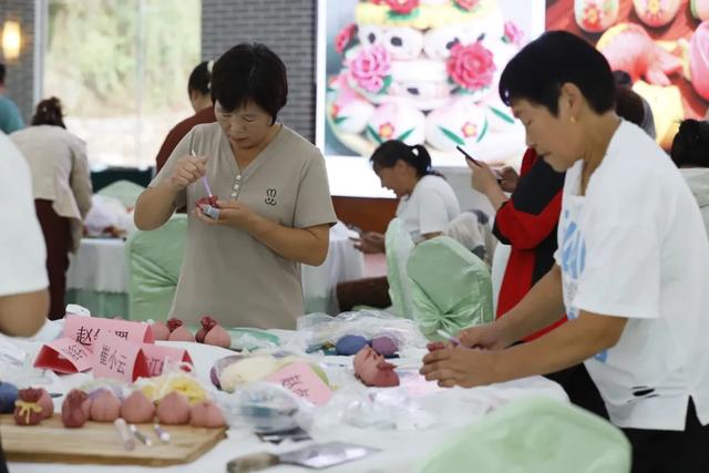 非遗走进重渡沟景区：指尖有绝技，以面塑万物