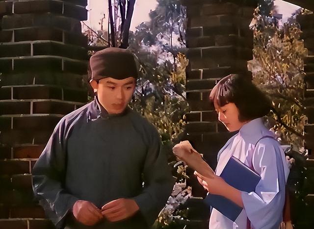 许云帆高大帅气，娶黄志忠前妻何音，将继子视如己出，婚后无儿女