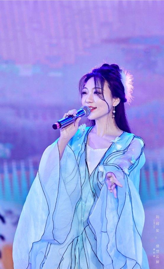 国风歌者刘珂矣温暖唱响第八届“盛世云居”音乐会