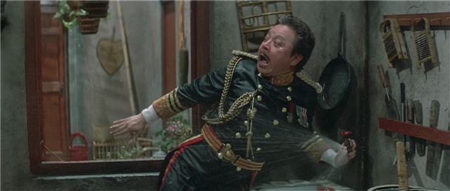 1987年，成龙开拍《A计划续集》，没有洪金宝和元彪，依然很经典