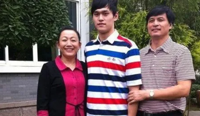 从“全民偶像”到被喊“禁赛8年”，孙杨到底做错了什么？