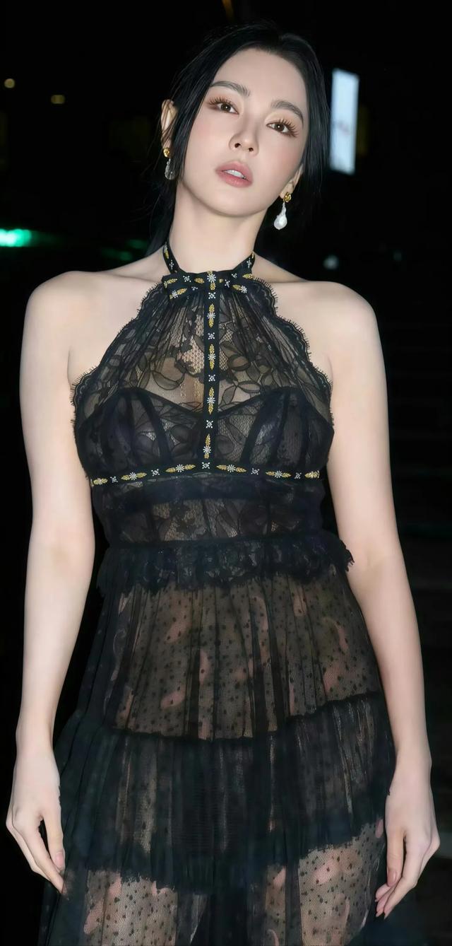 张雨绮这黑蕾丝造型，YYDS