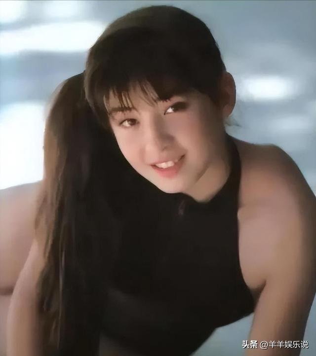 14岁被下药陪睡导演，17岁被逼拍全裸写真，吸血母亲毁了她的一生