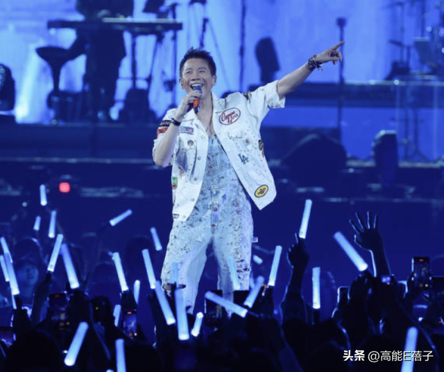 陶喆开唱爆“双喜临门”向岳父“道歉”，唱跳太累叹佩服刘德华