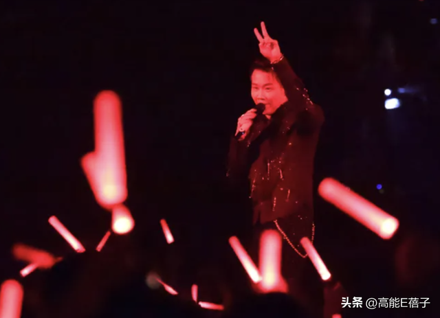 陶喆开唱爆“双喜临门”向岳父“道歉”，唱跳太累叹佩服刘德华