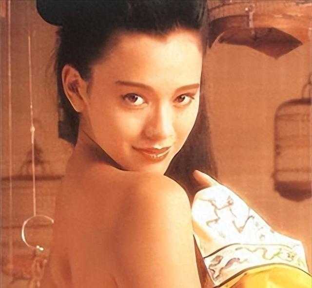 郭秀云爱拍三级片,嫁20亿富豪,患癌割36C,变身慈善家