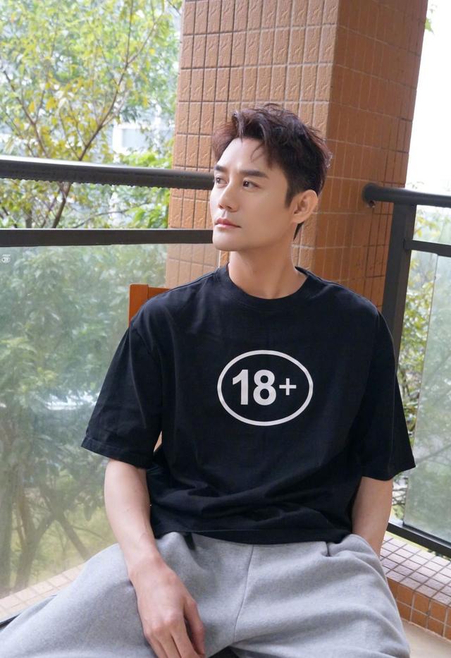 娱乐圈再传喜讯,演员王凯疑似准备结婚,女友是圈内人已经半同居