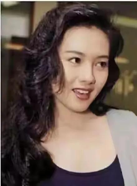 太美了!香港大尺度“三级片”《蜜桃成熟时》画面唯美,你看过吗