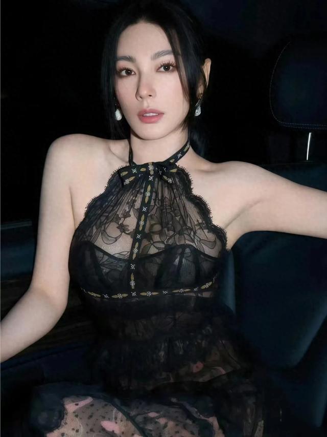 张雨绮这黑蕾丝造型，YYDS