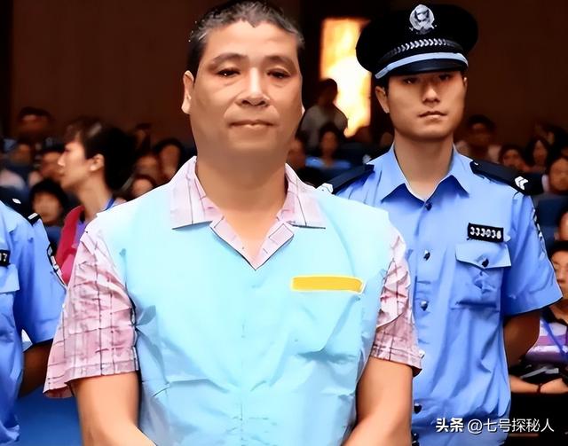 温州富婆胡洁,前脚送巨贪前夫进监狱,后脚嫁周立波,将其宠成宝