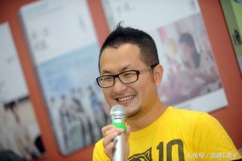 柯震东好友九把刀向周亭羽下跪求婚成功,网友:渣得无底线!