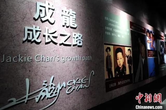 成龙老到认不出,身家丰厚却自曝还债,细数资产,才明白他的格局