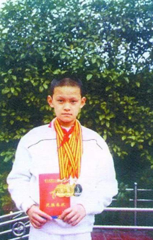 从“全民偶像”到被喊“禁赛8年”，孙杨到底做错了什么？