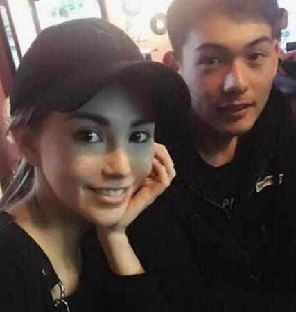 昆凌爸爸过生日，周杰伦这个举动暴露与岳父的关系！网友：周董高情商