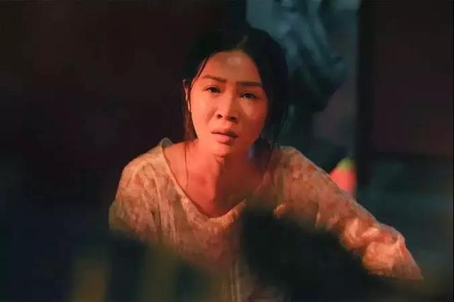 二月,谁先爱上他的