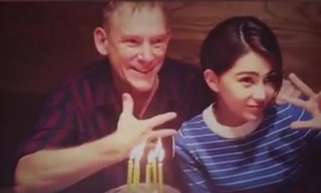 昆凌爸爸过生日，周杰伦这个举动暴露与岳父的关系！网友：周董高情商