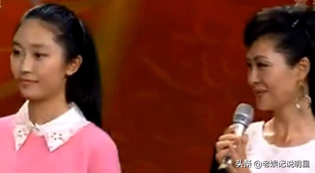 于文华:出身农村,父亲60岁生下她,母亲去世后患抑郁症