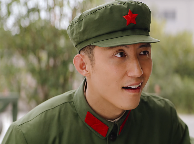 孟亮大剧要火，开播收视率直逼肖战新剧，这位“关系户”功不可没