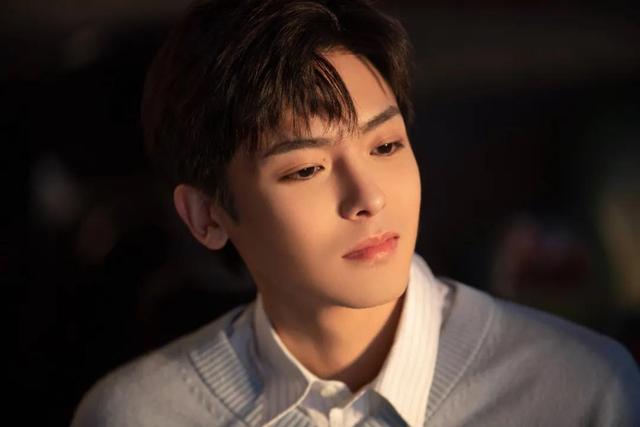 跟杨超越甜爆,跟关晓彤一起却被黑惨,CP这件事到底有多玄学?