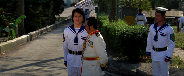 1987年，成龙开拍《A计划续集》，没有洪金宝和元彪，依然很经典