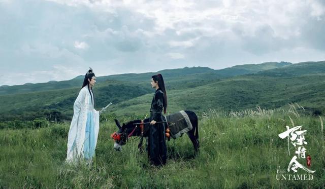 跟杨超越甜爆,跟关晓彤一起却被黑惨,CP这件事到底有多玄学?