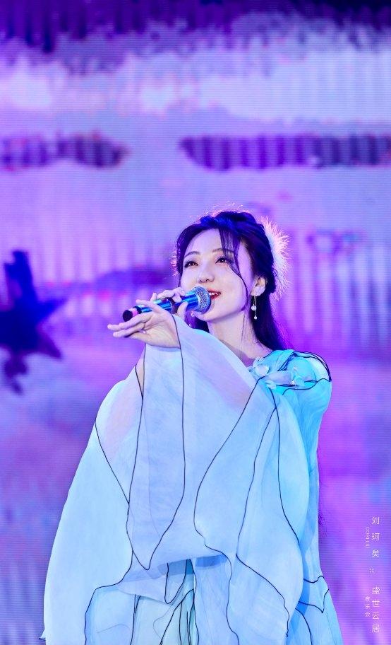 国风歌者刘珂矣温暖唱响第八届“盛世云居”音乐会