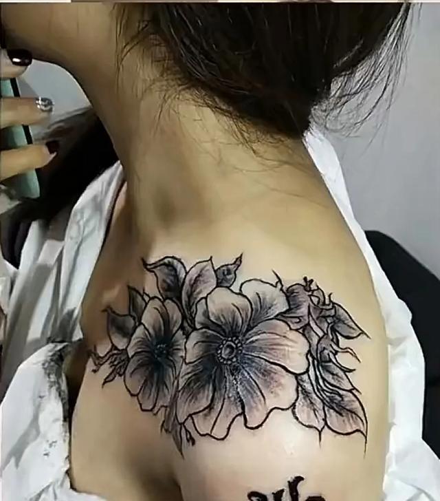 女生表示纹身给自己带来各种歧视！可自己是个好女孩 网友们群嘲