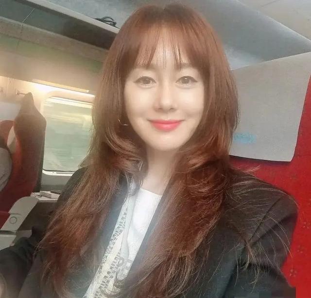 韩剧《看了又看》金珠年轻太美，很多细节20年后才明白都是真的！