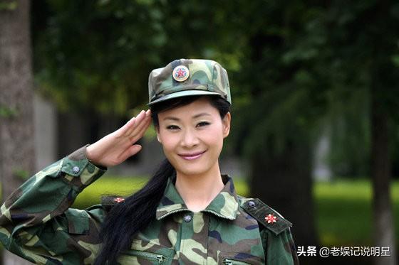 于文华:出身农村,父亲60岁生下她,母亲去世后患抑郁症