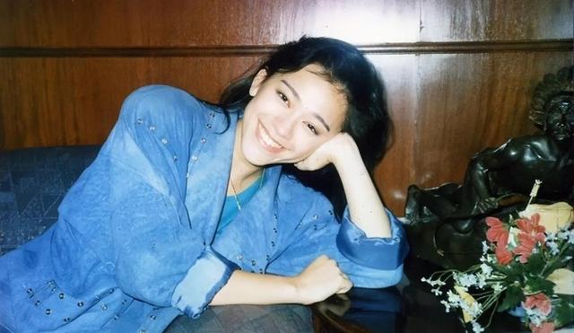 郭秀云爱拍三级片,嫁20亿富豪,患癌割36C,变身慈善家