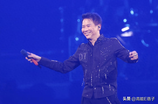 陶喆开唱爆“双喜临门”向岳父“道歉”，唱跳太累叹佩服刘德华