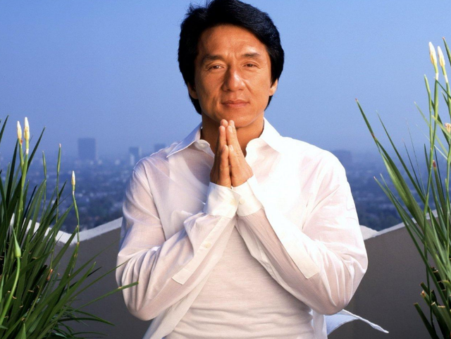 功夫巨星甄子丹的妹妹甄子菁,颜值气质绝佳,功夫也特别好