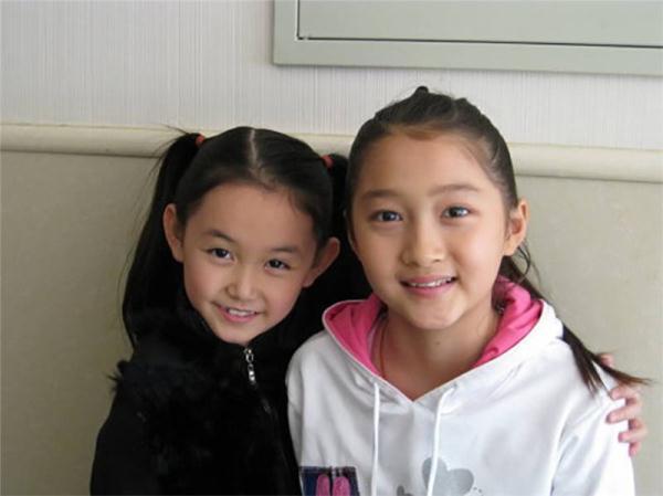 三位比较火的女童星,张雪迎靠颜值,关晓彤靠身高,她有些尴尬