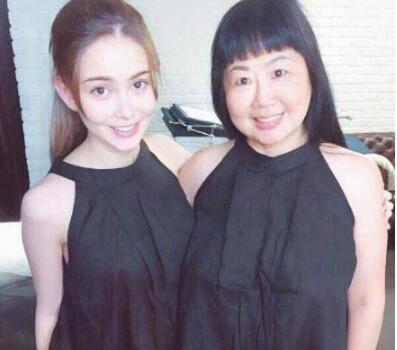 昆凌爸爸过生日，周杰伦这个举动暴露与岳父的关系！网友：周董高情商