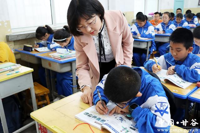 「优秀教师风采」武红霞：甘洒汗水育桃李 辛勤耕耘满园春