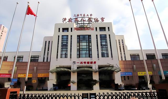 《海港》李丽芳:车祸、患癌全赶上了,嫁平凡丈夫,儿子是厨师