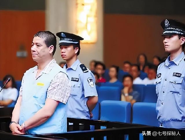 温州富婆胡洁,前脚送巨贪前夫进监狱,后脚嫁周立波,将其宠成宝