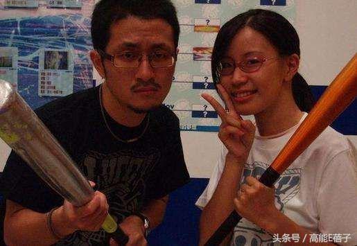 柯震东好友九把刀向周亭羽下跪求婚成功,网友:渣得无底线!