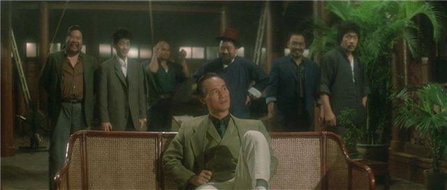 1987年，成龙开拍《A计划续集》，没有洪金宝和元彪，依然很经典