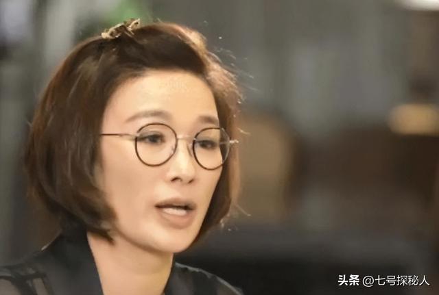 温州富婆胡洁,前脚送巨贪前夫进监狱,后脚嫁周立波,将其宠成宝