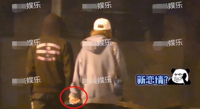 张一山又有新恋情?被拍与黄发女十指紧扣,深夜同回别墅超甜蜜