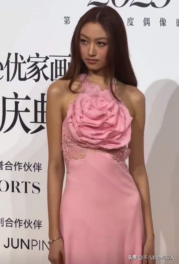 任达华为何69岁还在拼，全部家产给小12岁娇妻，揭秘超模琦琦