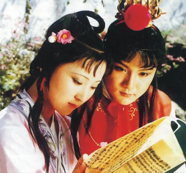 《红楼梦》巨亏2亿,导演胡玫破防了:我眼瞎?这黛玉不好看?