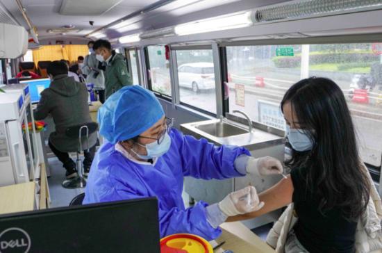 家门口打疫苗,说打就打!温州流动疫苗接种车送“苗”上门啦