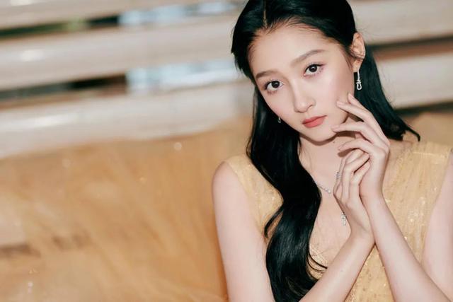 跟杨超越甜爆,跟关晓彤一起却被黑惨,CP这件事到底有多玄学?