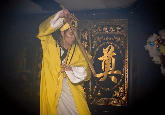 林正英僵尸片中的茅山术，真的存在吗？茅山道术的传说与故事