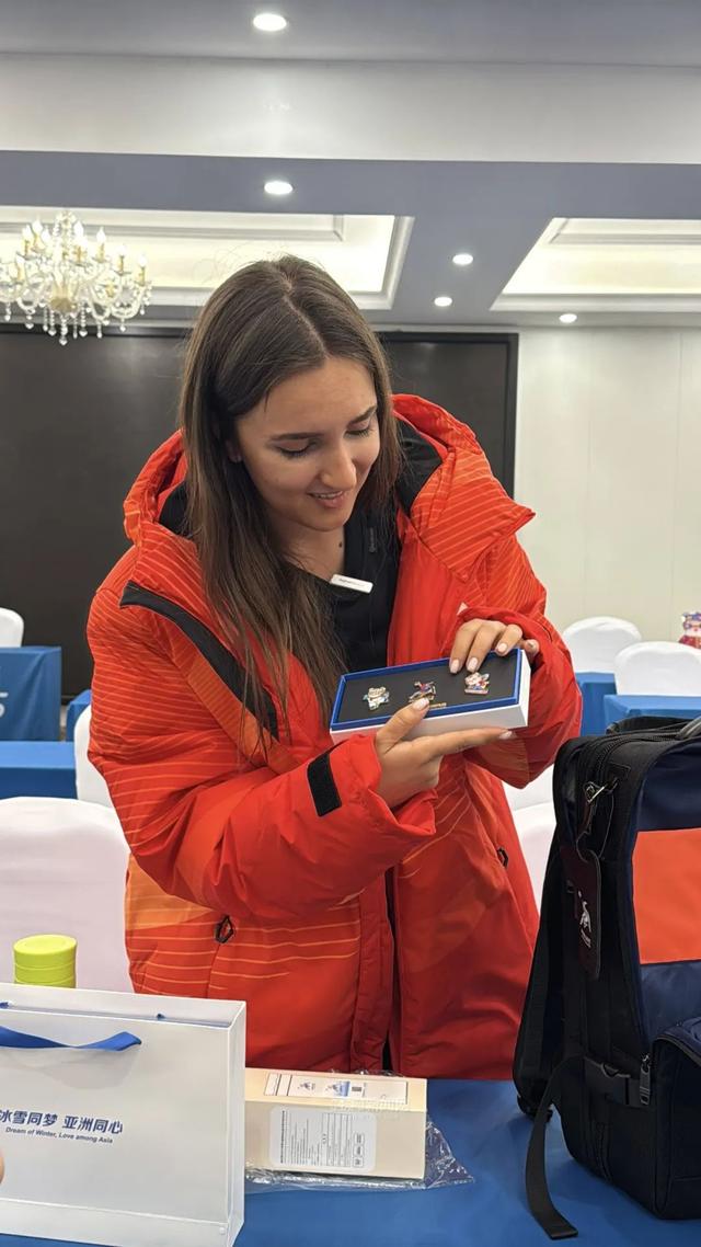 东北话“十级”的俄罗斯记者阿丽娜：再回哈尔滨，共赴冰雪盛会